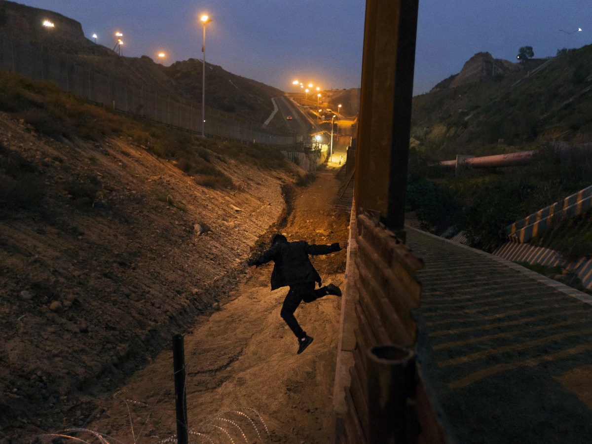 The gap / La&nbsp;frontera